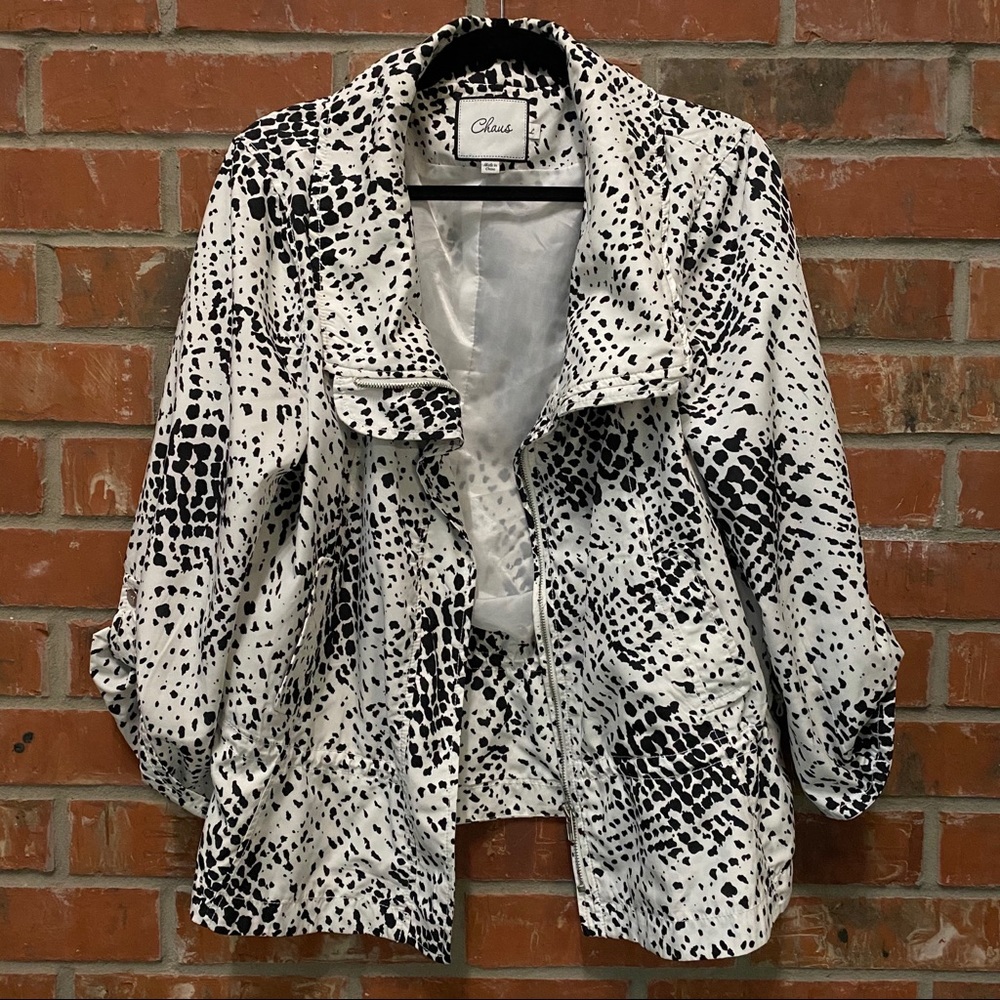 Gorgeous CHAUS black & white zip up jacket - large